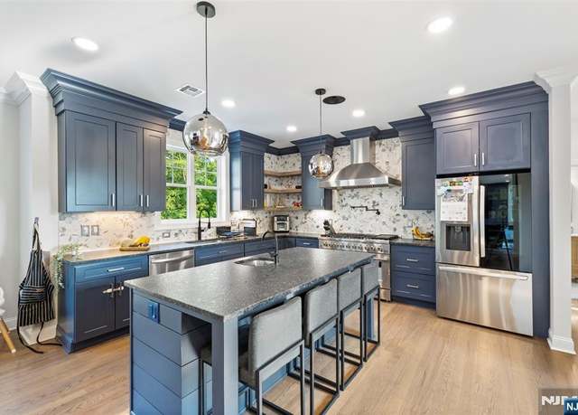 Property at 13 Williams Trl, Hopatcong, NJ 07843, 5 beds, 3 baths