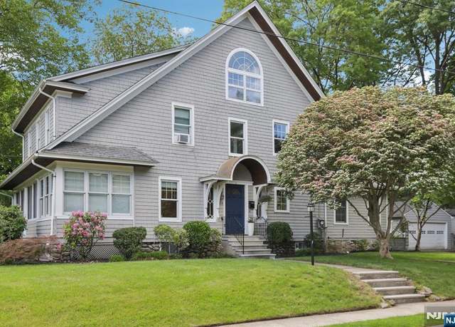 Property at 104 Hampton Pl, Ridgewood, NJ 07450, 5 beds, 3 baths