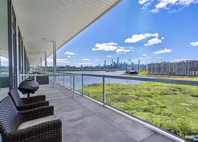 Property at 3 Somerset Ln #602, Edgewater, NJ 07020, 3 beds, 2.5 baths