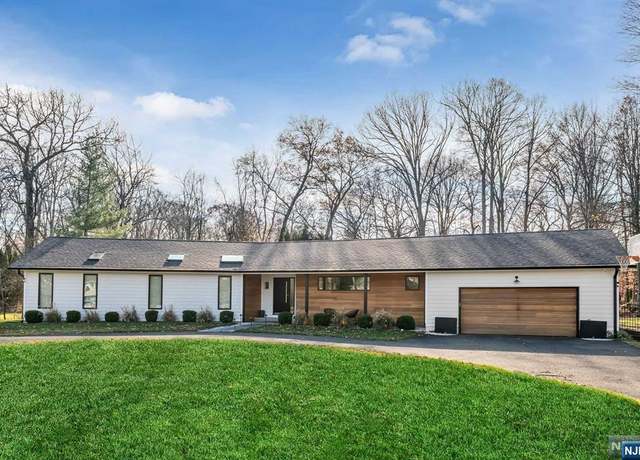 Property at 74 Partridge Hl, Upper Saddle River, NJ 07458, 4 beds, 2.5 baths