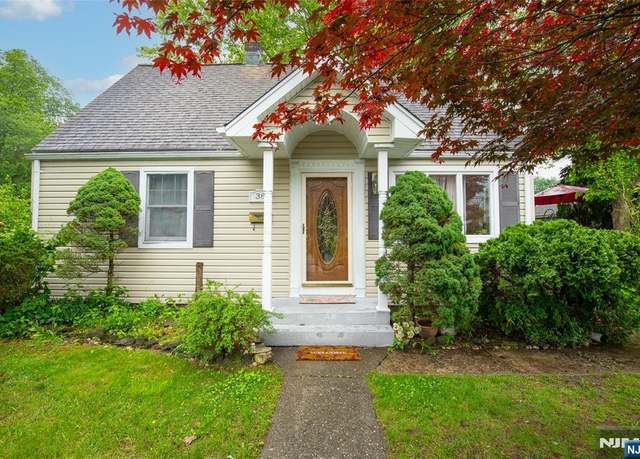 Property at 38 Rockridge Rd, Wanaque, NJ 07420, 3 beds, 2 baths