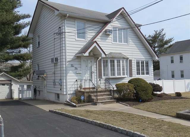 Property at 210 Boyle Ave, Totowa, NJ 07512, 3 beds, 1.5 baths