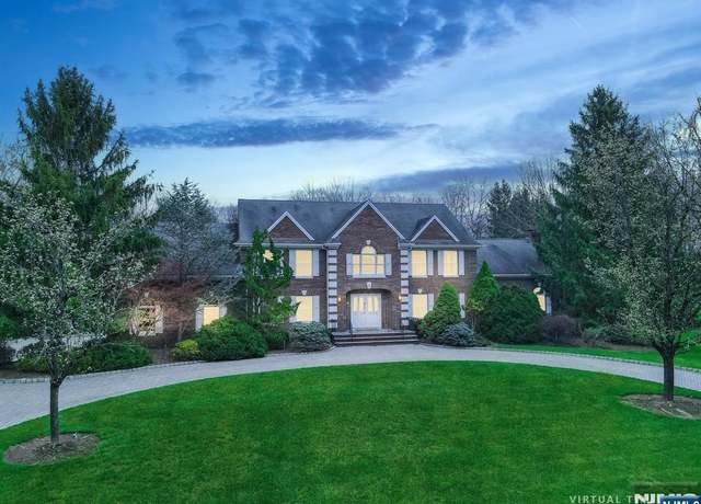 Property at 2 W Gate Rd, Saddle River, NJ 07458, 6 beds, 4 baths