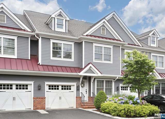 Property at 12 Barrister Ct, Fair Lawn, NJ 07410, 3 beds, 2.5 baths