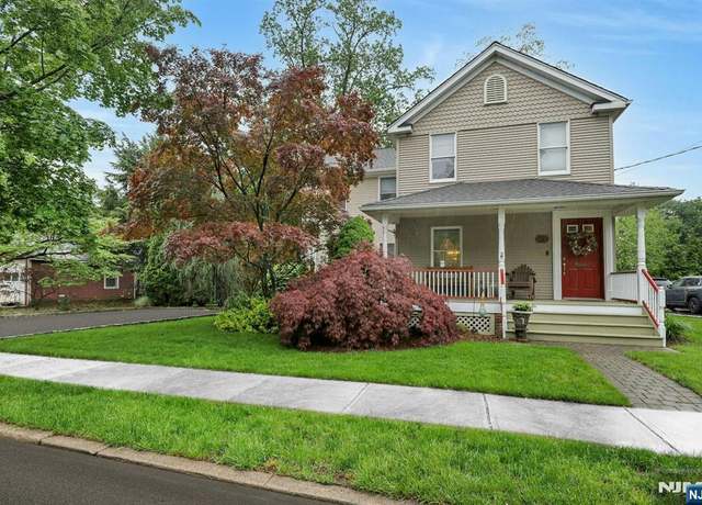 Property at 412 Northern Pkwy, Ridgewood, NJ 07450, 3 beds, 2.5 baths