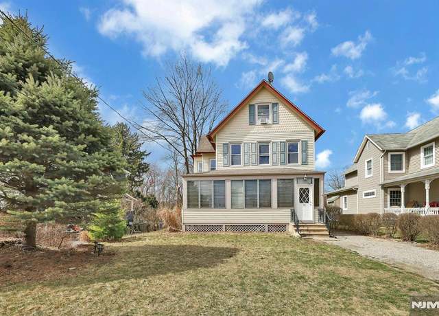 Property at 80 Island Rd, Mahwah, NJ 07430, 3 beds, 1.5 baths