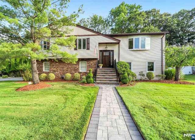 Property at 6 Gateway Ct, Waldwick, NJ 07463, 4 beds, 2.5 baths