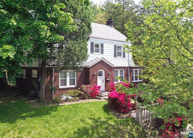 Property at 85 Paulin Blvd, Leonia, NJ 07605, 5 beds, 4 baths