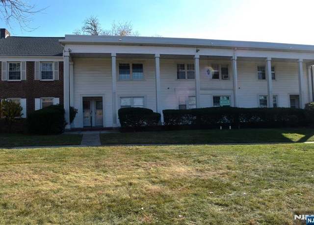 Property at 6 Elmwood Ct Unit B, Elmwood Park, NJ 07407, 1 bed, 1 bath
