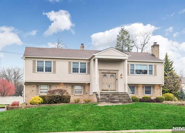 Property at 850 Ridgewood Ave, Oradell, NJ 07649, 3 beds, 2.5 baths