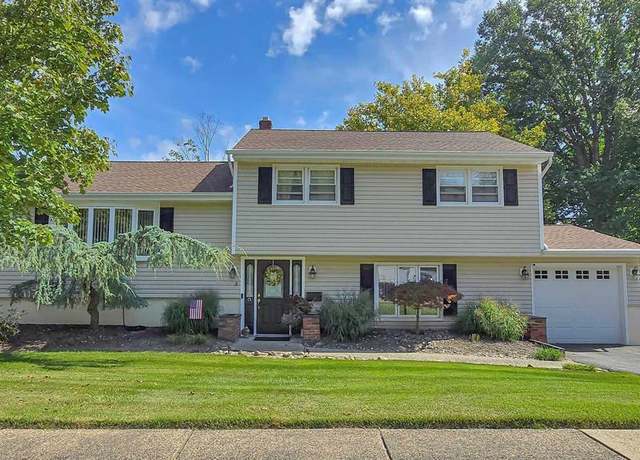 Property at 3 Clifford Dr, Wayne, NJ 07470, 3 beds, 2.5 baths