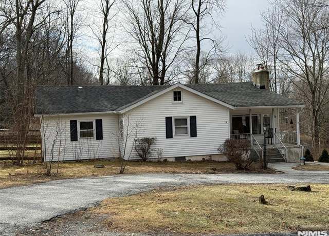 Property at 4 Fawn Lake Rd, Hardyston, NJ 07460, 3 beds, 1 bath