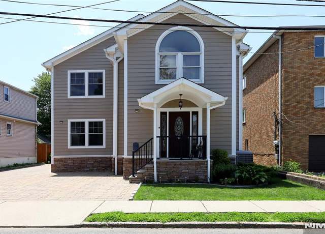Property at 320 Hayward Pl, Wallington, NJ 07057, 4 beds, 2.5 baths