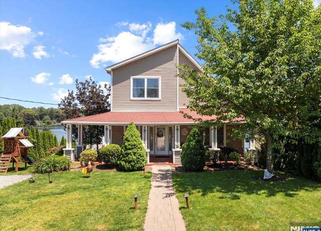 Property at 10 Emerson Rd, West Milford, NJ 07421, 2 beds, 2 baths