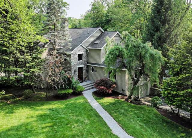 Property at 24 Old Chimney Rd, Upper Saddle River, NJ 07458, 4 beds, 3.5 baths