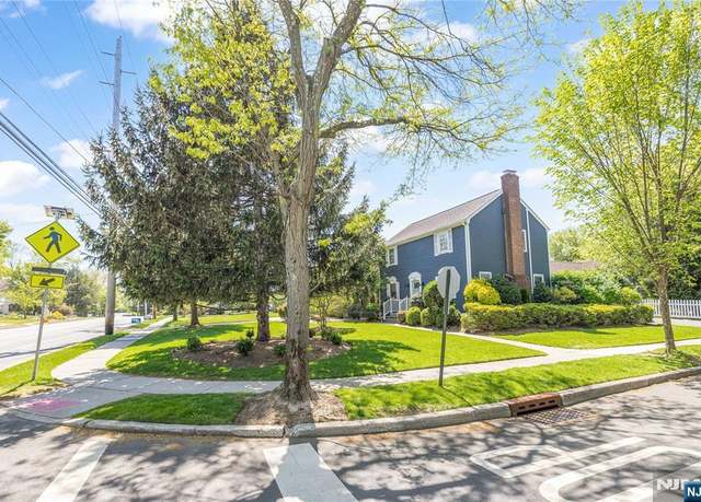 Property at 700 Ackerman Ave, Glen Rock, NJ 07452, 4 beds, 2.5 baths