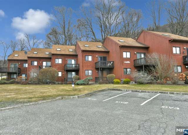 Property at 1 Deer Valley Ln Unit B:1, U:1, Vernon, NJ 07462, 1 bed, 1 bath
