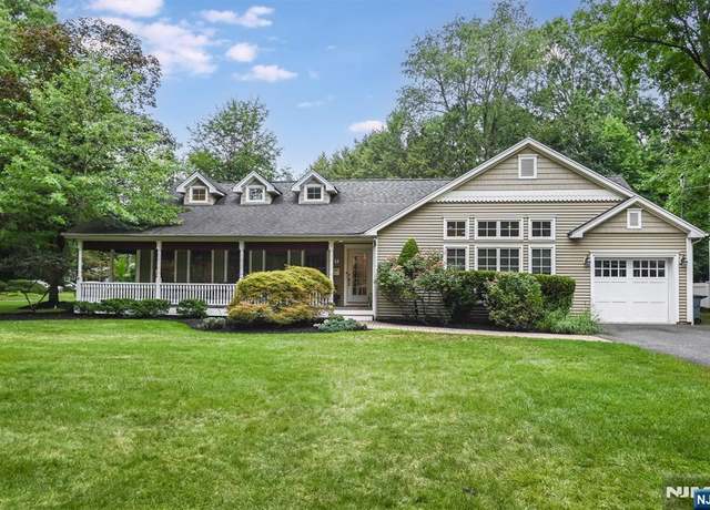 Property at 7 Chadwick Pl, Glen Rock, NJ 07452, 3 beds, 3 baths
