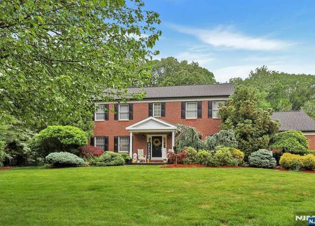 Property at 11 Katharina Pl, Twp Of Washington, NJ 07676, 5 beds, 3 baths