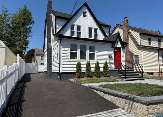Property at 190 Elder Ave, Bergenfield, NJ 07621, 5 beds, 2 baths