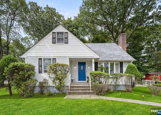 Property at 160 Spring Valley Rd, Park Ridge, NJ 07656, 4 beds, 2 baths