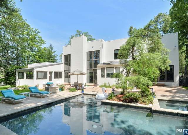Property at 21 Hunter Rdg, Woodcliff Lake, NJ 07677, 5 beds, 6.5 baths