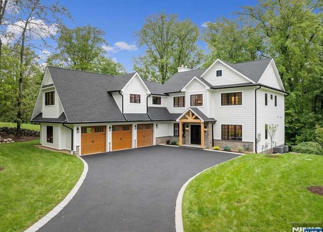Property at 20 Aronow Pl, Mahwah, NJ 07430, 6 beds, 5.5 baths