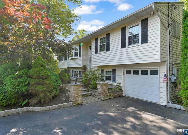 Property at 145 Mountain Cir, West Milford, NJ 07480, 3 beds, 1.5 baths