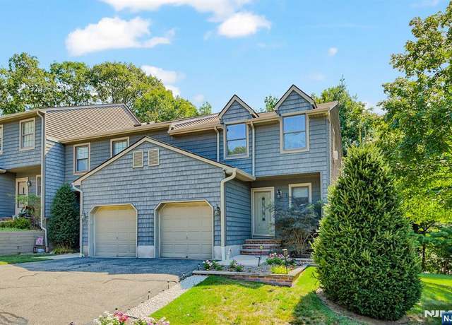 Property at 14 Mountain Ridge Rd, Bloomingdale, NJ 07403, 2 beds, 3.5 baths