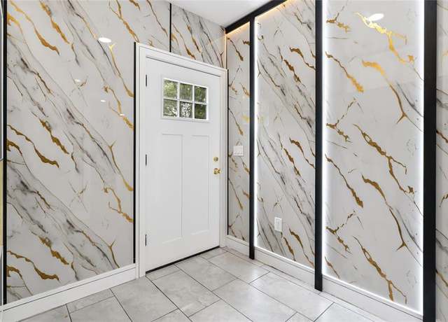 Property at 31 Emerson St, East Orange, NJ 07018, 5 beds, 2.5 baths