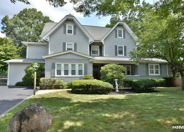 Property at 80 Washington Pl, Ridgewood, NJ 07450, 5 beds, 4 baths