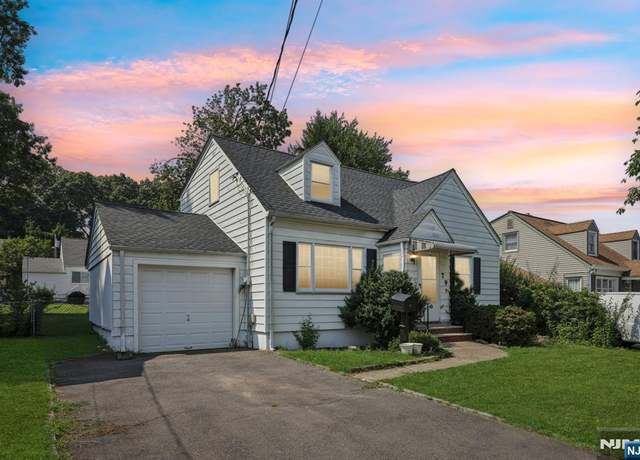Property at 79 Ridgewood Rd, Clifton, NJ 07012, 4 beds, 1.5 baths