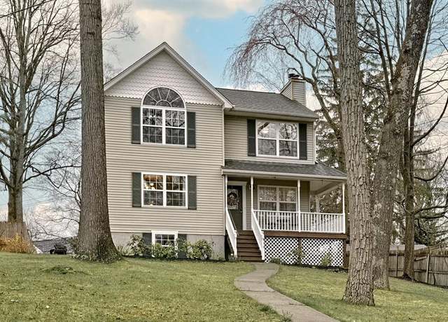Property at 10 Windbeam Loop, Ringwood, NJ 07456, 3 beds, 2.5 baths