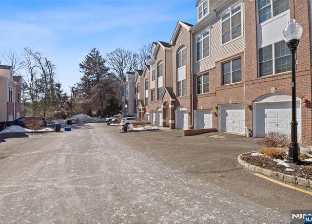Property at 3 Ashley Ct, Hawthorne, NJ 07506, 2 beds, 2.5 baths