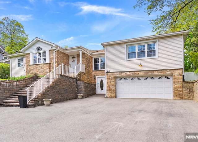Property at 62 Lakeside Ave, Verona, NJ 07044, 3 beds, 3 baths