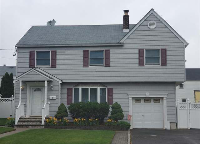 Property at 48 Highfield Ln, Nutley, NJ 07110, 4 beds, 2.5 baths