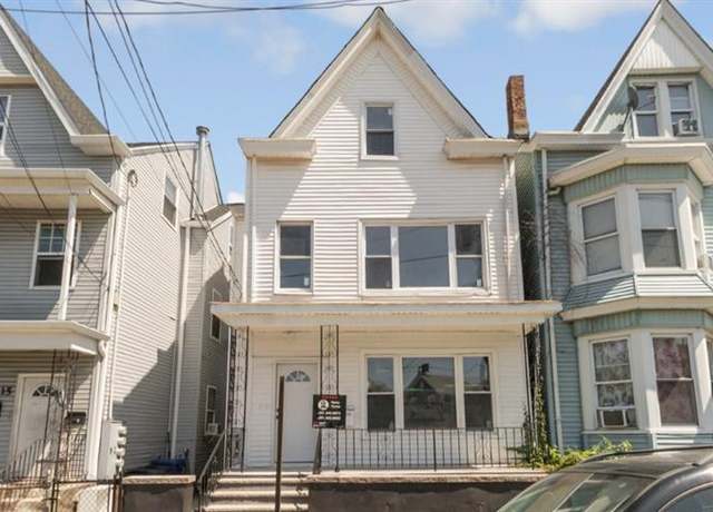Property at 17 E 15th St, Paterson, NJ 07524, 9 beds, 5.5 baths