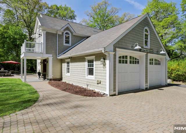Property at 41 Snow Dr, Mahwah, NJ 07430, 3 beds, 3.5 baths