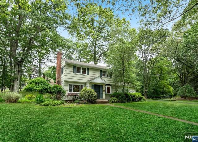 Property at 21 Dale Ave, Wyckoff, NJ 07481, 3 beds, 1.5 baths