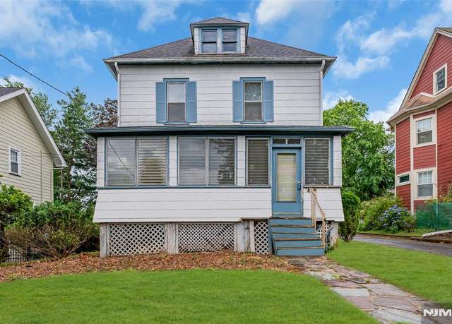Property at 257 Linden Ave, Verona, NJ 07044, 4 beds, 1 bath