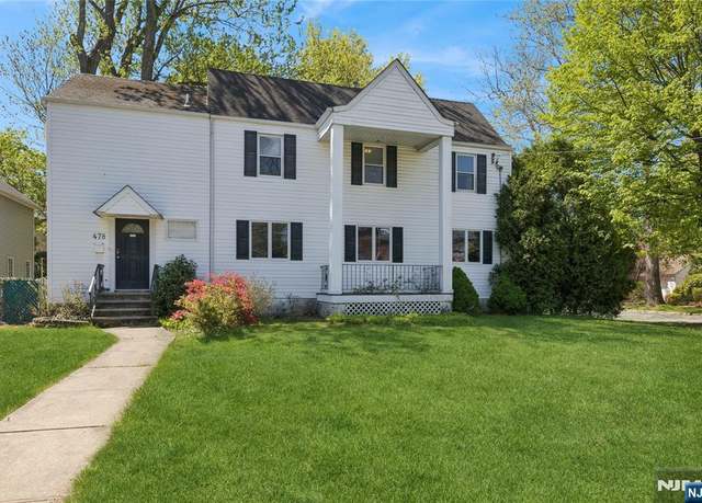 Property at 478 W Englewood Ave, Teaneck, NJ 07666, 5 beds, 3.5 baths