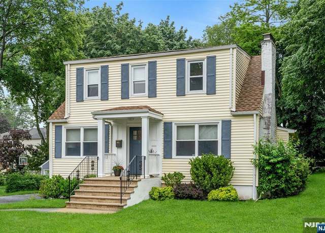 Property at 3 Glenview Rd, North Caldwell, NJ 07006, 4 beds, 2.5 baths