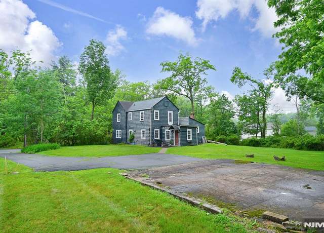 Property at 54 W Hobart Gap Rd, Livingston, NJ 07039