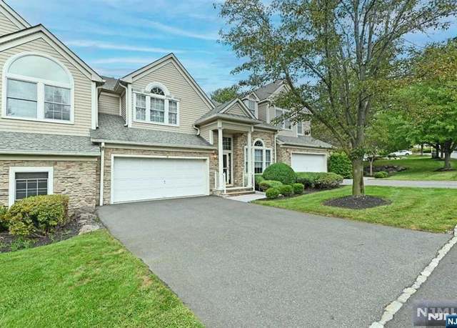 Property at 18 Alpine Dr, North Haledon, NJ 07508, 3 beds, 3.5 baths