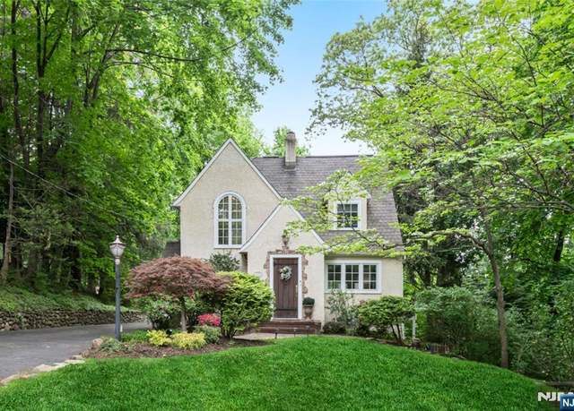 Property at 35 Ridge Rd, Ridgewood, NJ 07450, 4 beds, 3.5 baths