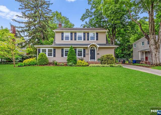 Property at 25 Park Ave, Pequannock Township, NJ 07444, 3 beds, 1.5 baths