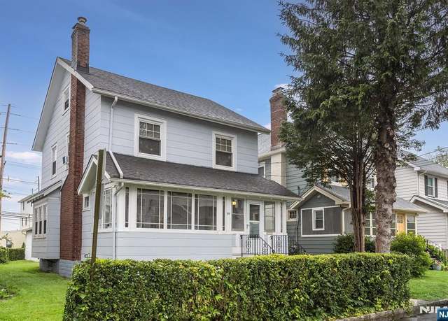 Property at 39 Lexington Ave, Bloomfield, NJ 07003, 4 beds, 1.5 baths