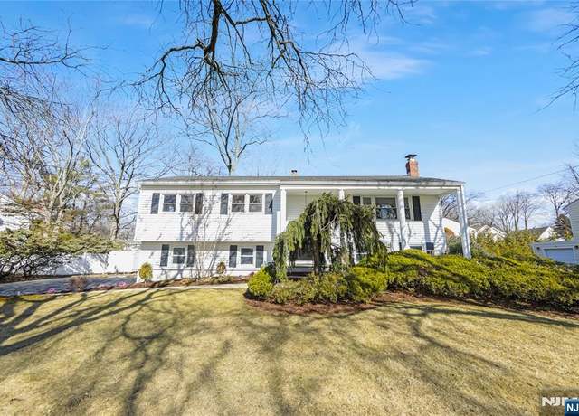 Property at 277 Colby Pl, Paramus, NJ 07652, 4 beds, 3 baths