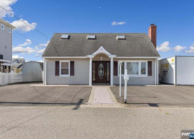 Property at 234 Cedar Dr, Berkeley, NJ 08721, 4 beds, 2 baths