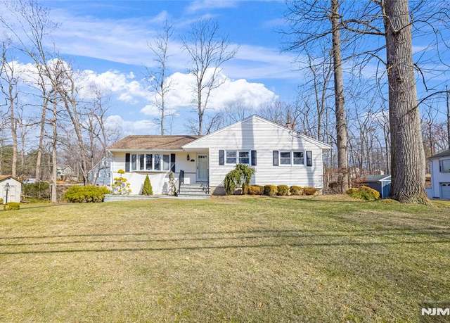 Property at 16 Haring Dr, Old Tappan, NJ 07675, 4 beds, 2.5 baths